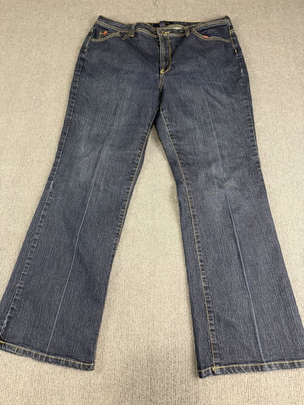 Jeanstar Womens Plus Size 18W Dark Wash Bootcut Denim Jeans Contrast Stitching